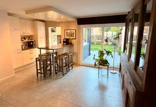 Instapklare woning met 4 slpk en zuidgerichte tuinOp zoek naar een ruime instapklare woning op een topligging in Aalst? Deze volledig gerenoveerde...