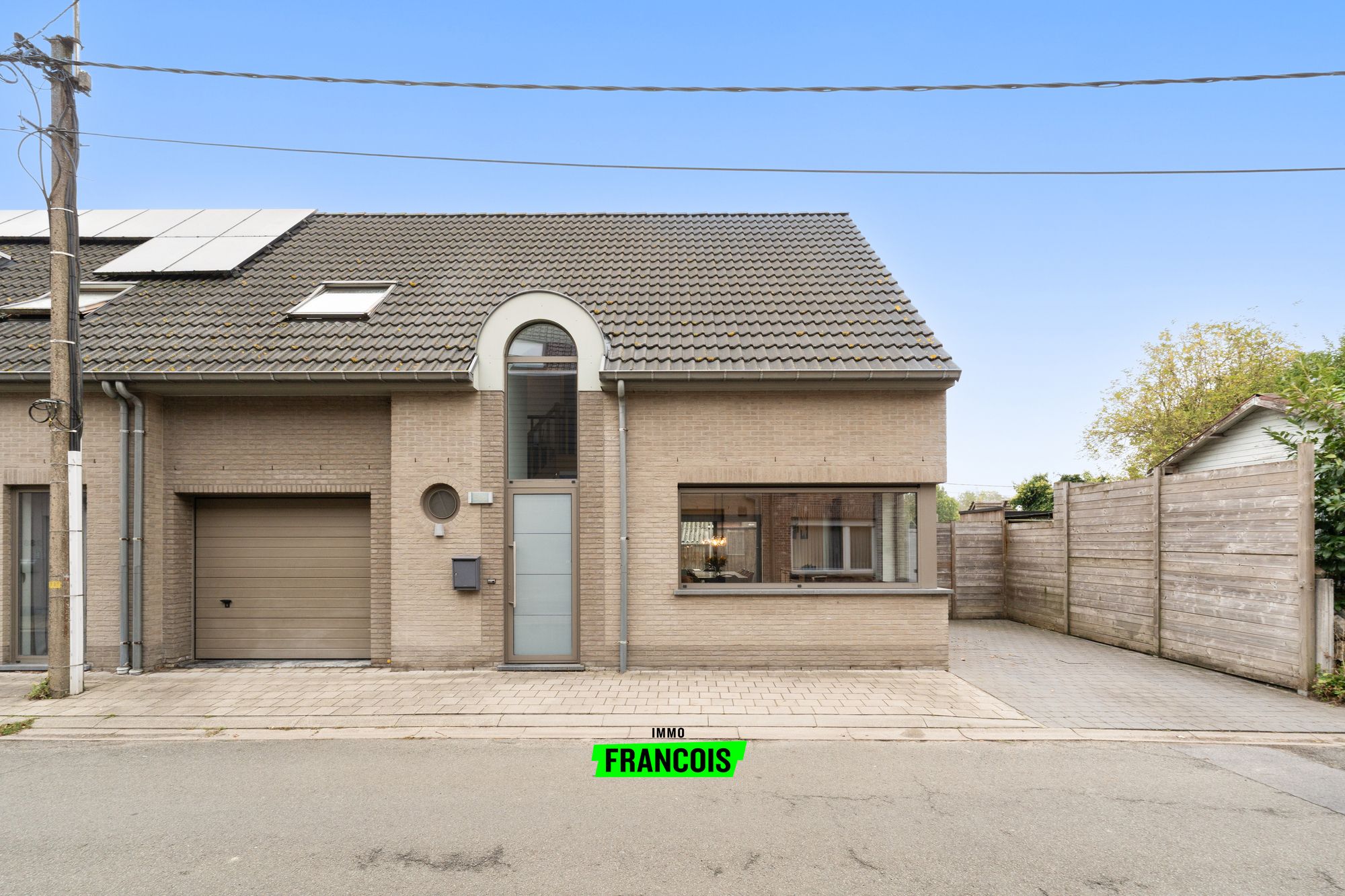 Hedendaags en energiezuinig: prachtige halfopen woning met 3 slaapkamers in Boekhoute - foto 1