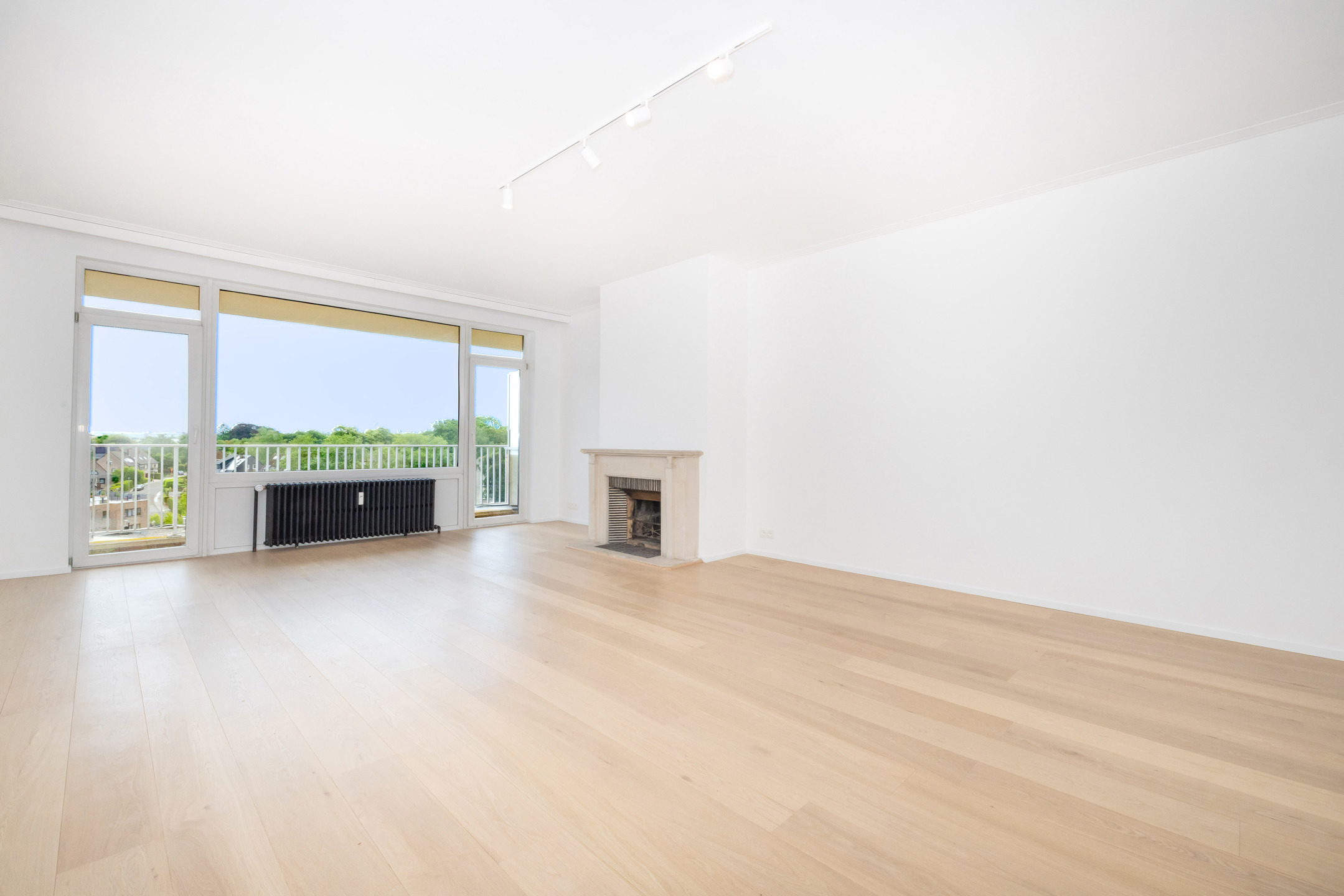 Prachtig gerenoveerd 2slpk appartement, parking en kelder - foto 5