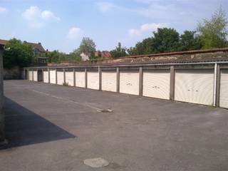 <p><span>Garage located at Kortrijk, Veldstraat 206  </span></p>