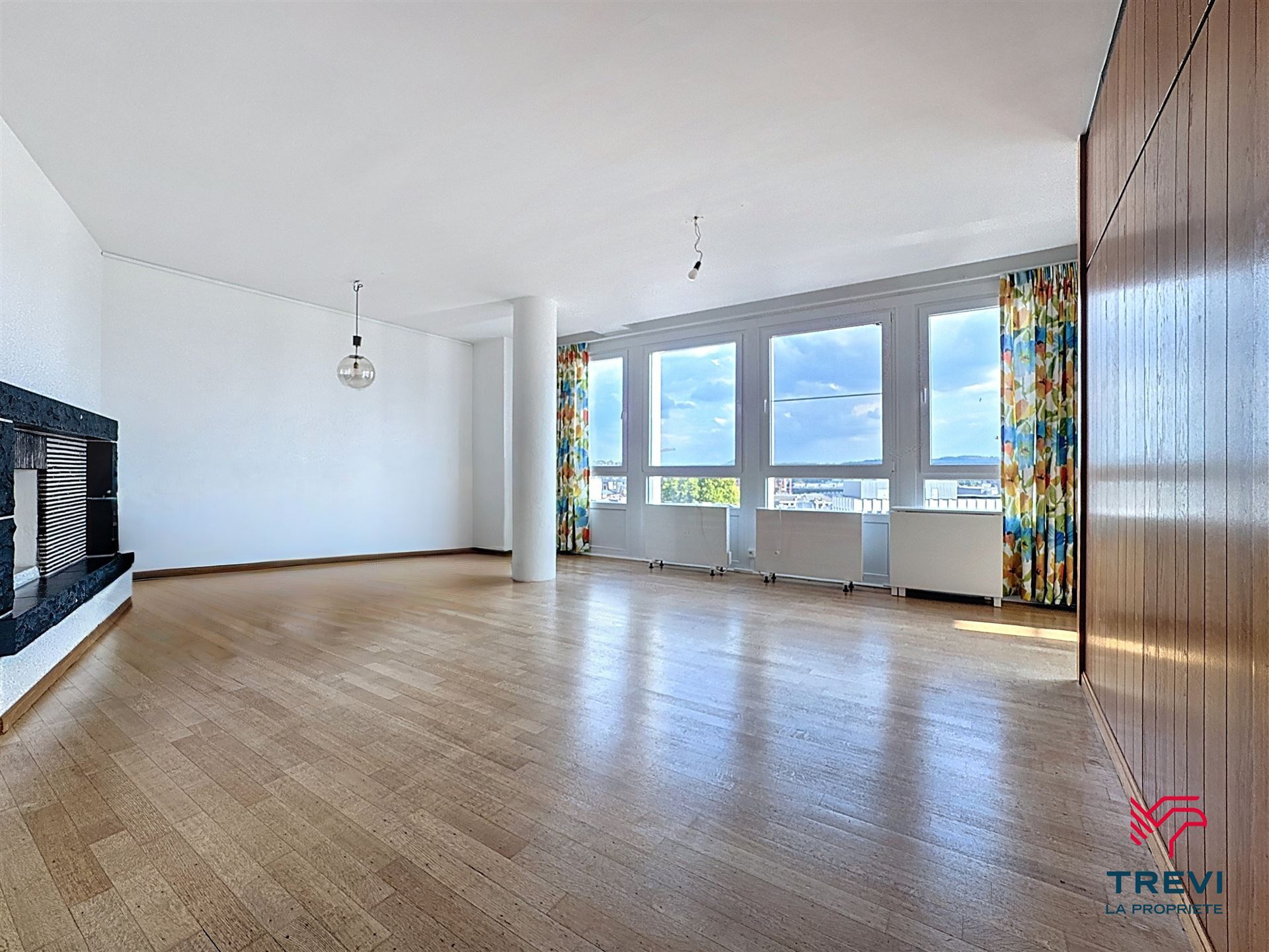 Apartment for sale in Charleroi with 3 bedrooms - photo 2