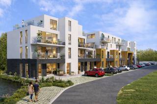 AANKOOP AAN 6% BTW MOGELIJK, VRAAG NAAR DE VOORWAARDEN.<br /><br />Zomerlinde: wonen in het nieuwe, groene hart van Boom.<br /><br />Wonen in Corpark, da's wonen in een warme buurt die je onmiddellijk in de armen sluit. Waar je buren je vrienden worden. Midden in de natuur, maar dankzij het nabijgelegen station ook op een boogscheut van Antwerpen, Mechelen en Brussel. Vijf prachtige, moderne gebouwen creëren hier een heerlijk parkgevoel. In de tweede fase van dit unieke project voorzien we 21 appartementen aan het binnenplein.<br /><br />Marckx Architecten ontwierp voor Corpark appartementen met verschillende groottes, van 1 tot 2 slaapkamers. Elk appartement heeft grote glaspartijen voor een optimale lichtinval en een royale buitenruimte met een prachtig uitzicht op de groene omgeving. Buiten zorgde het architectenteam voor een haast Scandinavische look, dankzij een uitgekiende combinatie van lichte gevels, metselwerk en houtaccenten.<br /><br />Daarnaast heeft Corpark oog voor de noden van morgen. Zo voldoen alle appartementen aan de BEN-normen, wat betekent dat ze bijna energieneutraal zijn, en verloopt de stroomvoorziening via zonnepanelen en warmtepompen. Elk appartement heeft ook vloerverwarming. Comfort en duurzaamheid gaan hier dus hand in hand.<br />Dat zie je ook aan de afwerking. Daarvoor zijn enkel materialen en merken van de beste kwaliteit gebruikt, zodat je jarenlang kan genieten van je appartement. <br /><br />Ook buiten je appartement kan je rekenen op het nodige comfort. Zo is er een ondergrondse parkeergarage met fietsenstalling en heb je je eigenbergruimte. Komen er familie of vrienden op bezoek? Dan kunnen ze hun auto of fiets vlotjes bovengronds parkeren in veilig opgerichte parkeerplaatsen en fietsenstallingen. <br /><br />Info en verkoop:<br />De verkoop geschiedt onder BTW op het constructie-aandeel en registratierechten op het grondaandeel, onder de voorwaarden van de wet Breyne. Voor meer info of een verkennend gesprek, contacteer Karin (0486/97 84 27) of mail (karin@reds.be)!