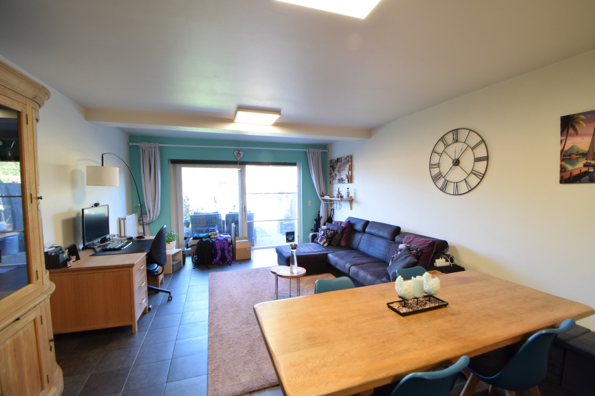 Gelijkvloers appartement met twee slaapkamers, tuin, garage en staanplaats. - foto 4