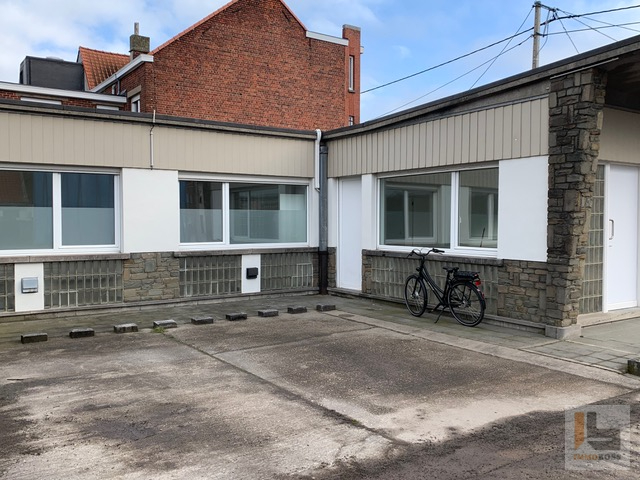 Multifunctionele handelsruimte met 2 privé-parkings! - foto 5
