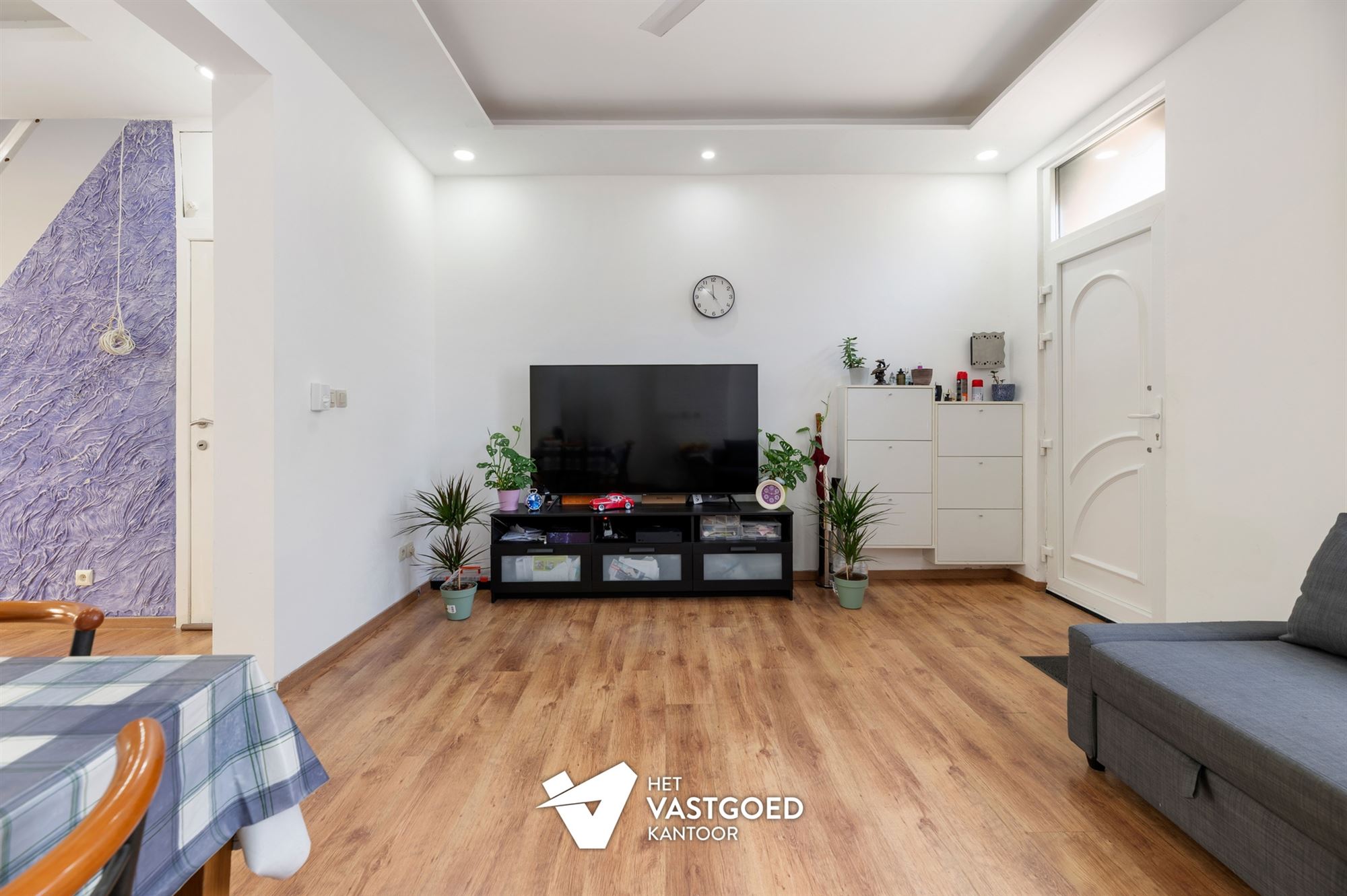 RECENT GERENOVEERDE WONING (172M²) MET 3 SLAAPKAMERS EN GEZELLIGE STADSTUIN TE MOLENSTEDE - foto 2