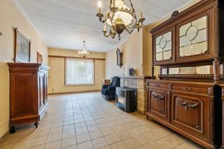 Ben je op zoek naar een woning met potentieel, gelegen in het hart van Sint-Gillis-Waas? Dan is deze halfopen bebouwing met garage, tuin en...