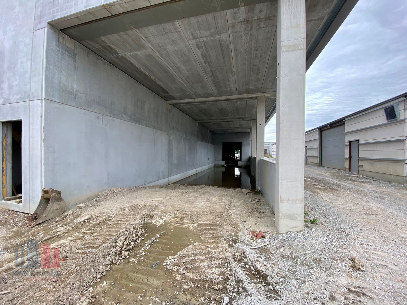 1.479 m² magazijn met kantoor langs bedrijvige Beernemsteenweg - foto 3
