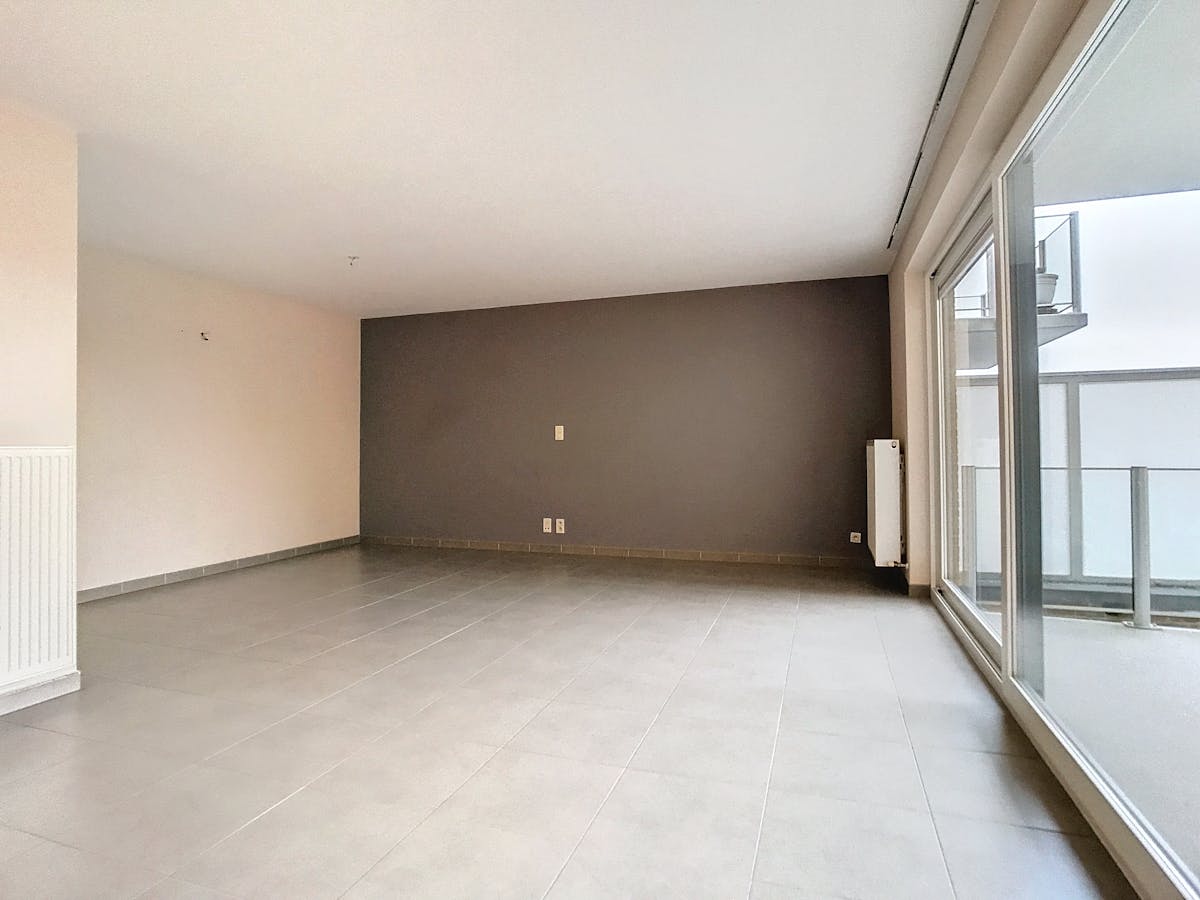 Appartement met 2 slaapkamers en terras te huur in Veurne - foto 2