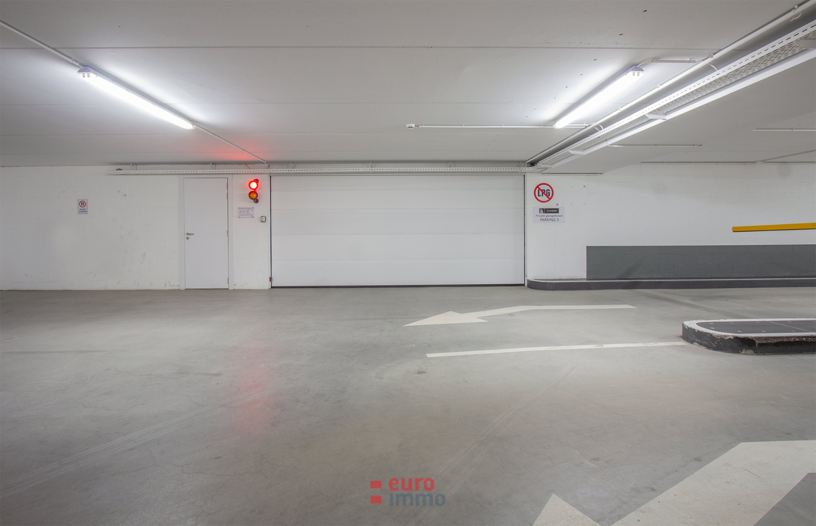 Zéér brede garage op centrale ligging in Nieuwpoort - foto 5