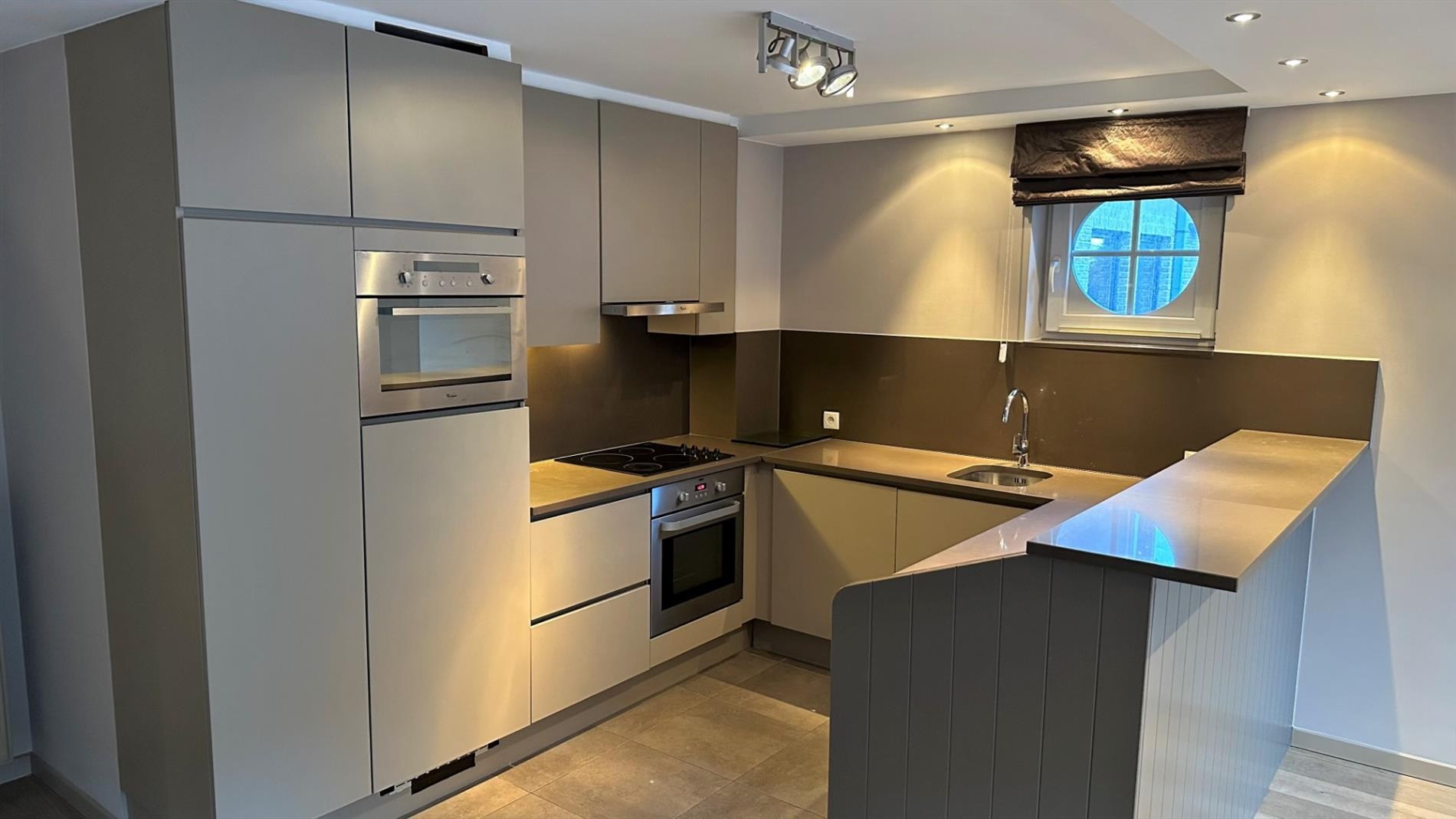 Duplex-appartement met drie slaapkamers en autostaanplaats in Ruiselede. - foto 5