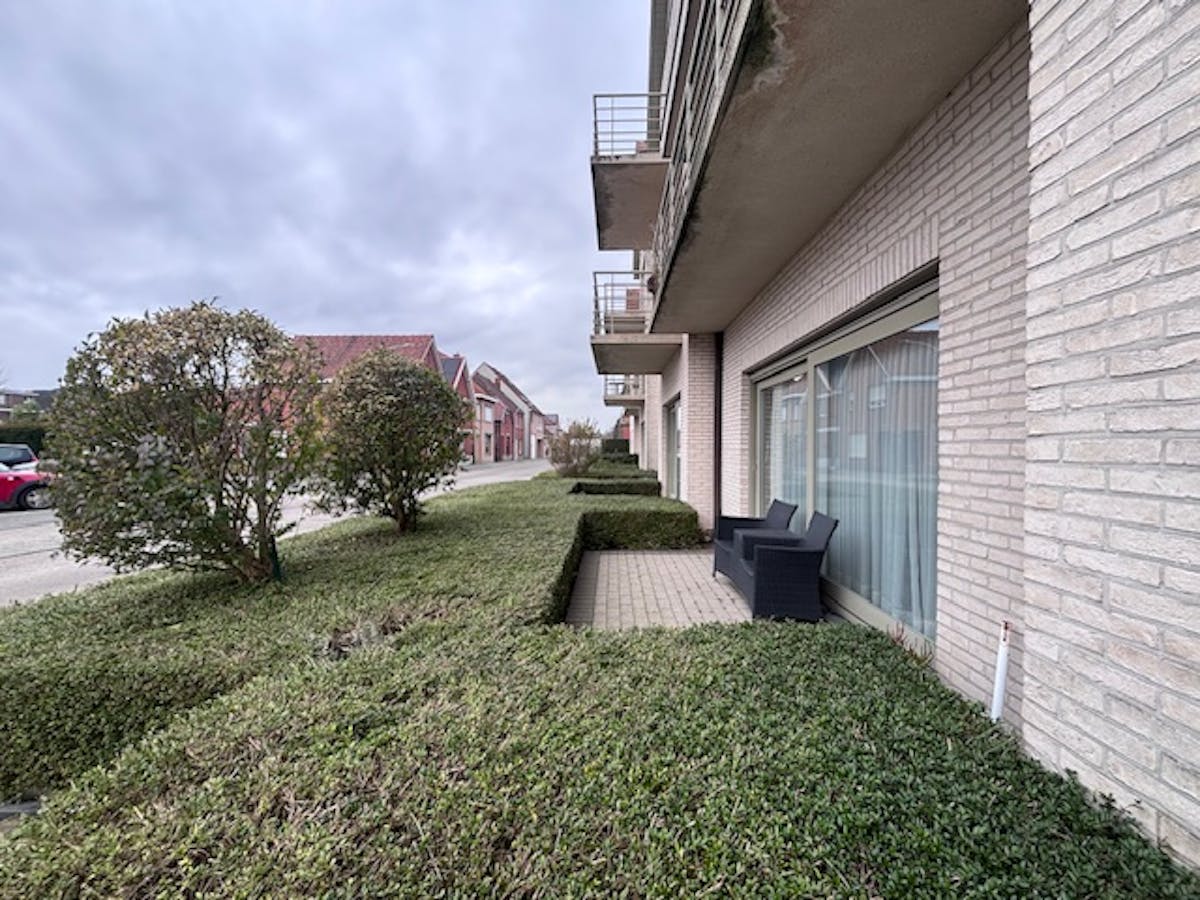 Ground floor 2-bedroom apartment with garage box near the center of Aalter - photo 3