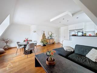 Nabij de havengeul en op wandelafstand van het strand vindt u dit appartement met een subliem uitzicht op zee.De volledige vernieuwing in 2022 zorgt...