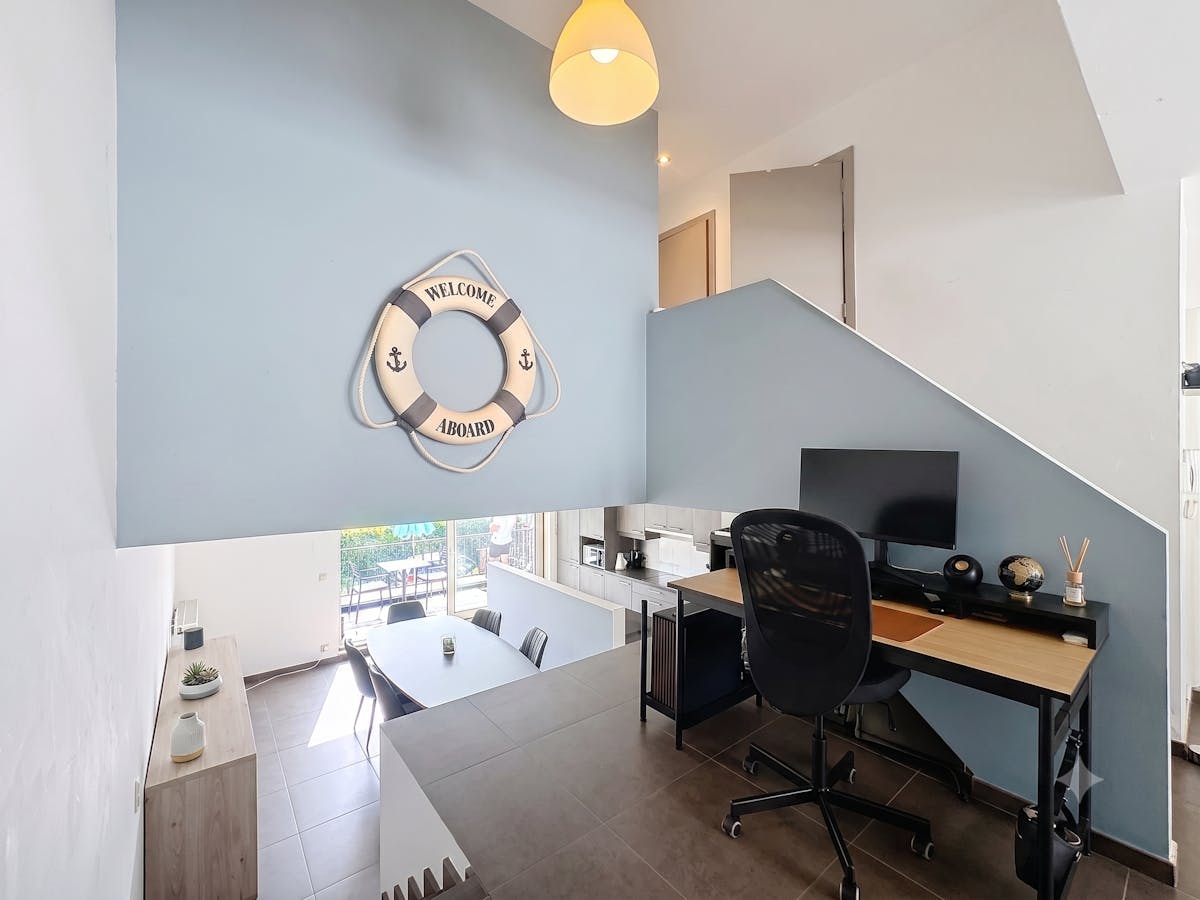 Uniek appartement met 2 slaapkamers te huur - foto 4