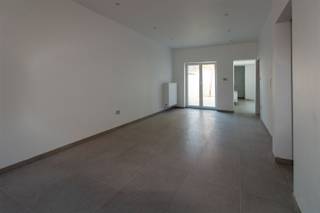 Welkom in deze moderne, instapklare woning in Menen. Met een bewoonbare oppervlakte van 127 m² biedt dit huis een ruim en licht geheel,...