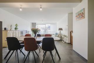 Dit aangename en lichtrijke appartement is centraal gelegen nabij de Lang Steenstraat en op wandelafstand van het historische centrum van...