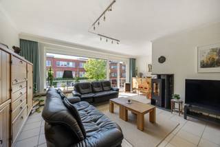 Deze verrassend veelzijdige woning uit 1980, gelegen in de rustige Gebroeders Van Raemdoncklaan in Edegem. Ideaal voor kangoeroewonen,...