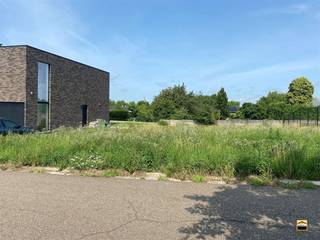 Uitzonderlijk perceel bouwgrond voor open bebouwing op wandelafstand vanhet centrum van Borgloon Dit perceel is gelegen binnen een rustige...