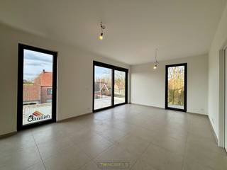 Te huur, BEN-appartement met 2 slaapkamers te KruisemDit bijnaenergieneutraal appartement is gelegen in een nieuwe woonwijk op wandelafstand van het...