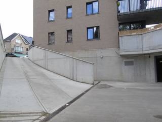 Ondergrondse autostaanplaats te huur op een goed bereikbare locatie. De staanplaats is vlot toegankelijk en geschikt voor een personenwagen...