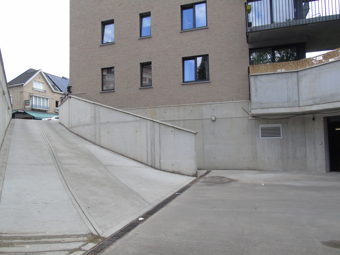 Autostaanplaats te huur - foto 2