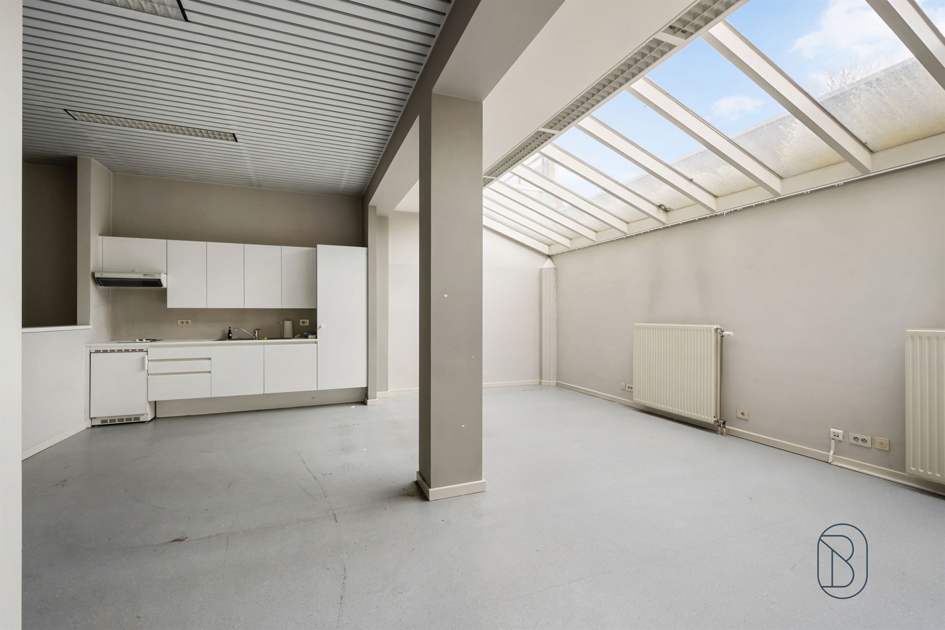 Topgelegen mogelijks groot appartement met veel potentieel! - foto 3