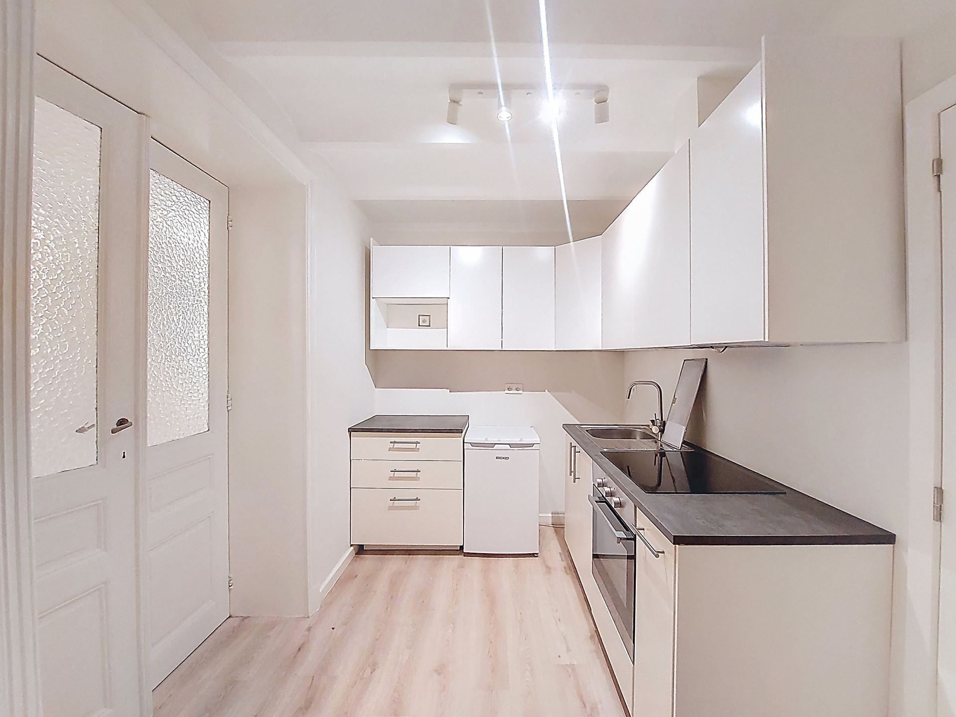 Appartement te huur in Charleroi met 1 slaapkamer - foto 5