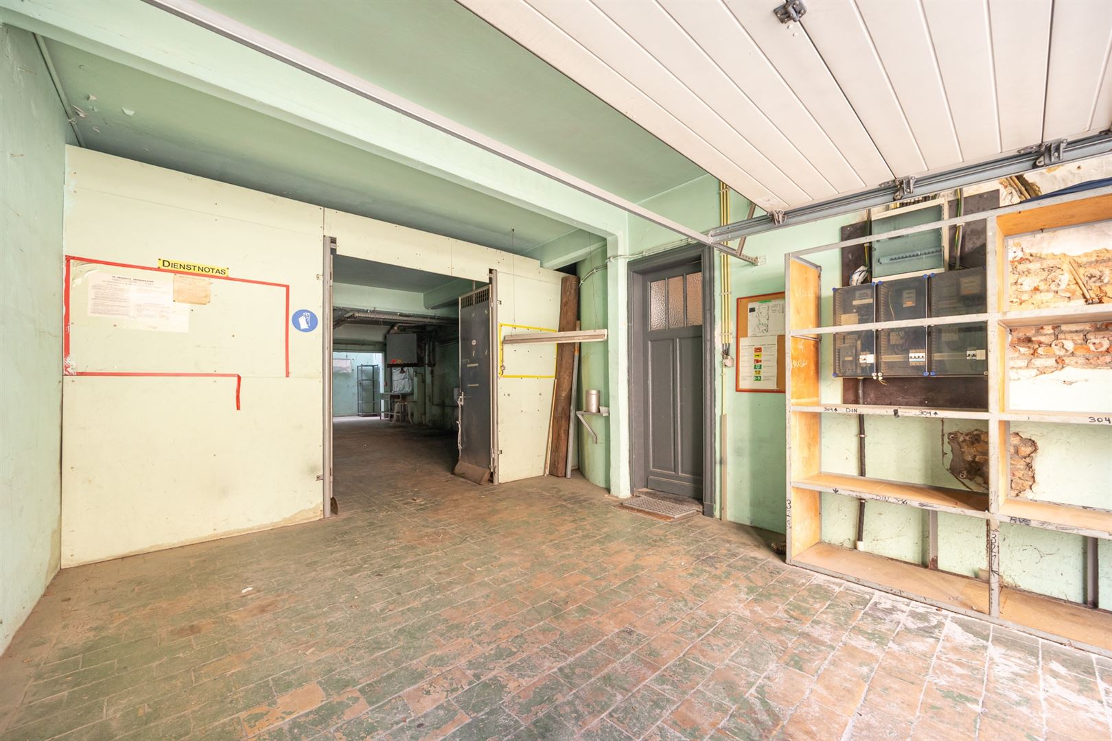 INDUSTRIEEL GEBOUW - photo 3