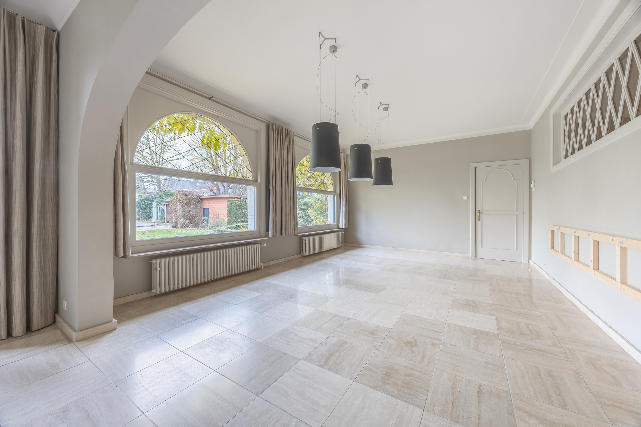 Stijlvolle villa met zwembad en uitzonderlijk potentieel - foto 5