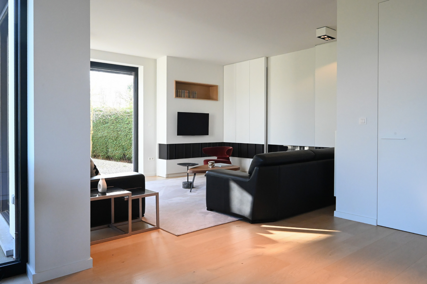 Ruime en hoogwaardig afgewerkte villa nabij het centrum - foto 3