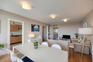 L'appartement bien entretenu du Lenneke Marelaan est idéalement situé à proximité des commerces, des transports en commun et des principales...
