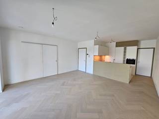 Nieuwbouwappartement (± 80m²) op de derde verdieping, zeer rustig gelegen vlakbij het Kanaal Leuven-Dijle en op 15 minuutjes wandelen van de...