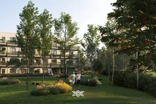 U vindt dit hoekappartement van 113m² in het nieuwbouwproject Bloei in Gent. Het appartement beschikt over een inkomhal met een berging, een gastentoilet en plaats voor een vestiairekast. De lichtrijke leef- en eetruimte met open keuken sluit aan op het riante terras van 27m² met zuidwestelijke oriëntatie en een uitzicht over de binnentuin. Het appartement beschikt over drie slaapkamers en twee badkamers waarvan één en-suite uitgerust met een dubbele lavabo, een toilet en een inloopdouche of ligbad.<br /><br />Bloei is een duurzaam nieuwbouwproject ingeplant tussen het Vossenbos en een park en dit op 7 minuten fietsen van het Station Gent Sint-Pieters en op wandelafstand van de tramhalte lijn 1. <br /><br />De architecten besteedden veel aandacht aan een doordachte indeling, lichtinval en kwalitatieve zonneterrassen. Bovendien is er voor ieder appartement een ondergrondse parking en berging voorzien.<br /><br />Bewoners genieten van een warmtepomp in combinatie akoestische en thermische isolatie, resulterend in een E-peil lager dan E22. Vloerverwarming is er de standaard. <br /><br />Benieuwd naar Bloei? Een persoonlijke, vrijblijvende afspraak via gilles@landbergh.be of 09 225 25 24