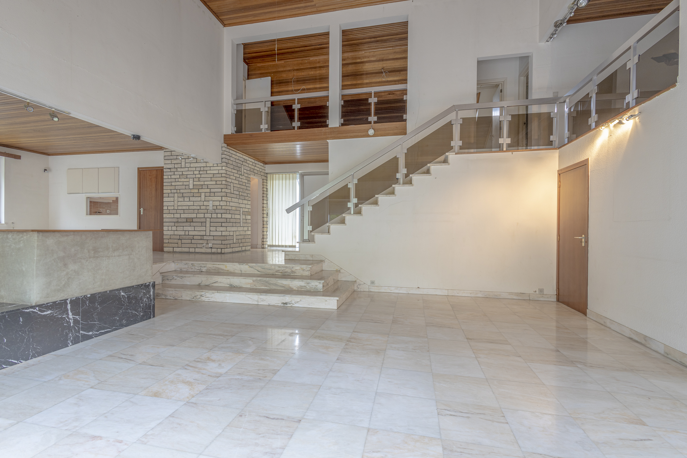 Iconische seventy's villa in hartje Dilbeek - foto 4