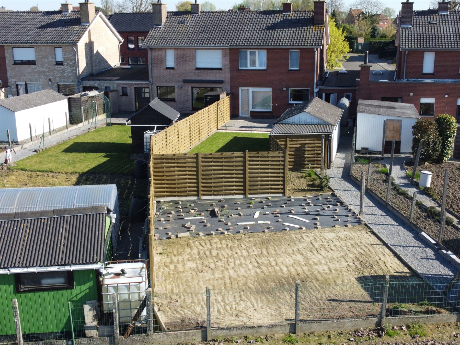Rustig wonen in een doodlopende straat, met open zicht en een ruime tuin - foto 2