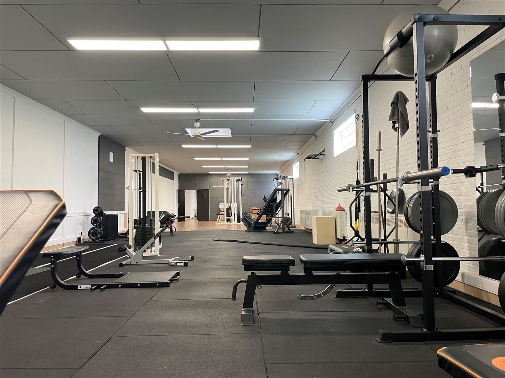 Goedgelegen handelspand op top ligging te Dendermonde - foto 3