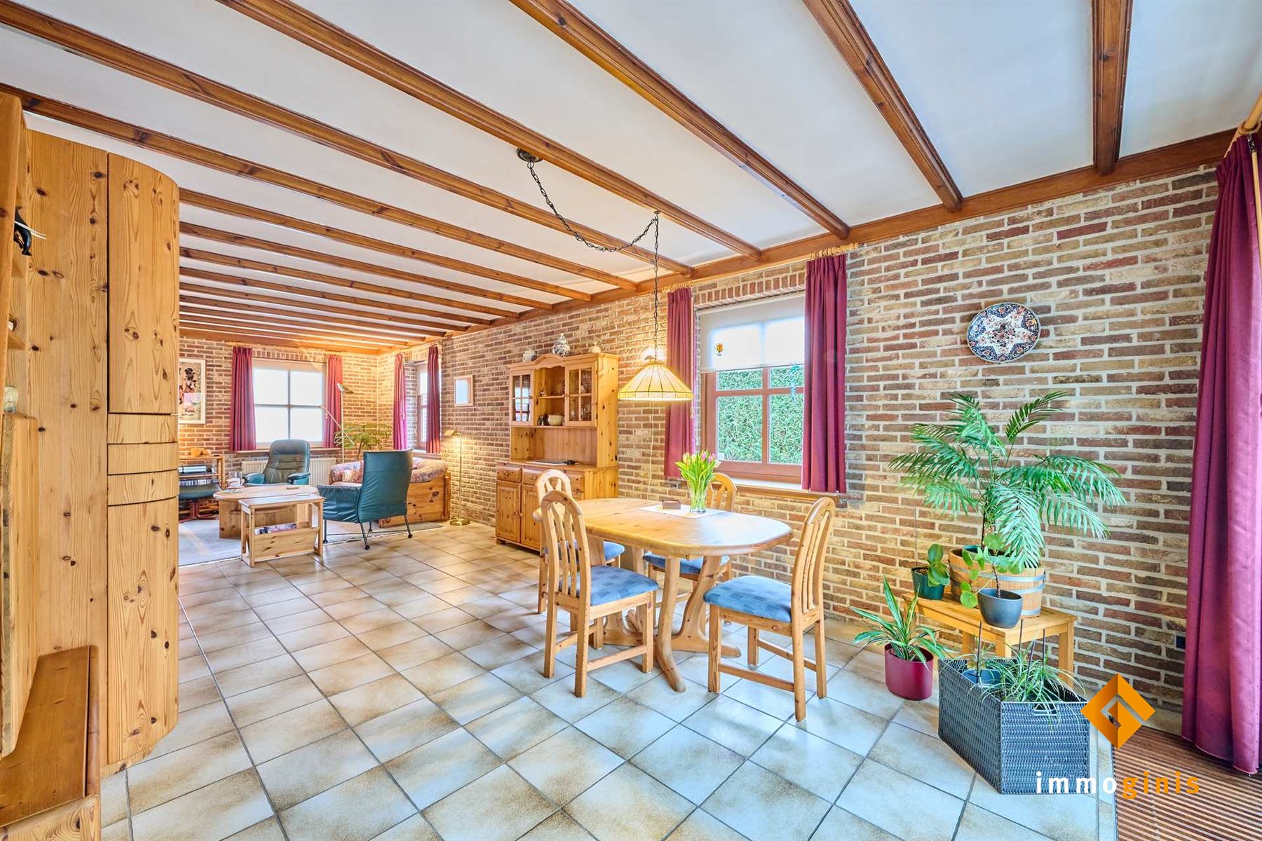 Verrassend ruime woning met 5 slaapkamers en een vrijstaand bijgebouw van 95 m²! - foto 5