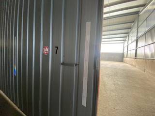 Loods 192m² te huur te Geluwe+ Loods 7 : 192m²+ gepolierde vloer+ geïsoleerd+ drijfkracht en water aanwezigHuurprijs : 600 € + 1/12 grondlasten + 21%...