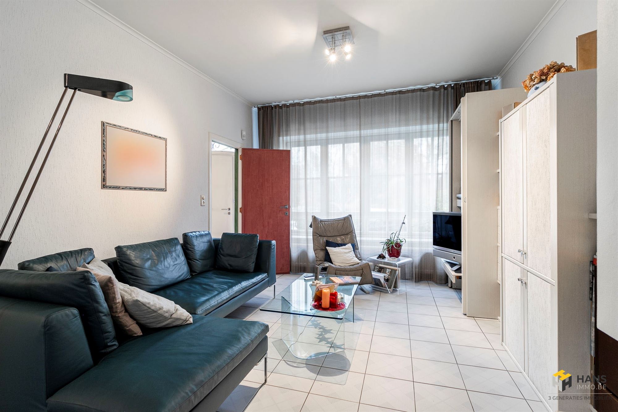 Ruime woning (222m²) met 4 slaapkamers, 2 badkamers en zuid-oost-georiënteerde tuin (50 m²) in Berchem. - foto 2