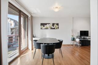 Duplex appartement te koop in Harelbeke op 1ste verdieping met 2 slaapkamers, ruim terras en garageboxOntdek dit lichtrijk appartement, gelegen op de...