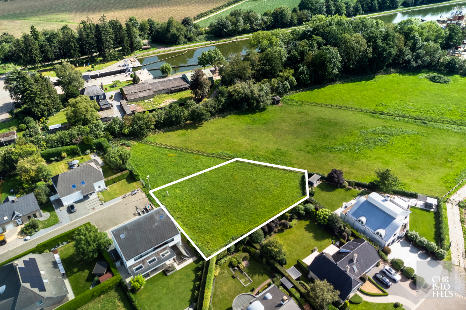 Villa bouwkavel van 1.645m² voor open bebouwing! - foto 2
