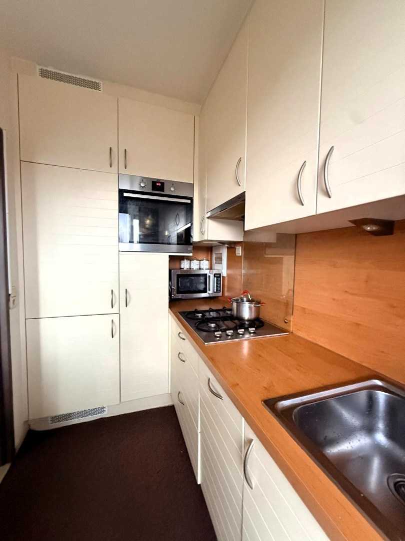 Ruim en lichtrijk 2-slaapkamerappartement in Ekeren-Donk - foto 5