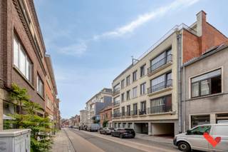Op zoek naar een slimme investering of een ideale stek voor studerende kinderen? Ontdek dit aangename gelijkvloerse appartement van 55 m²,...
