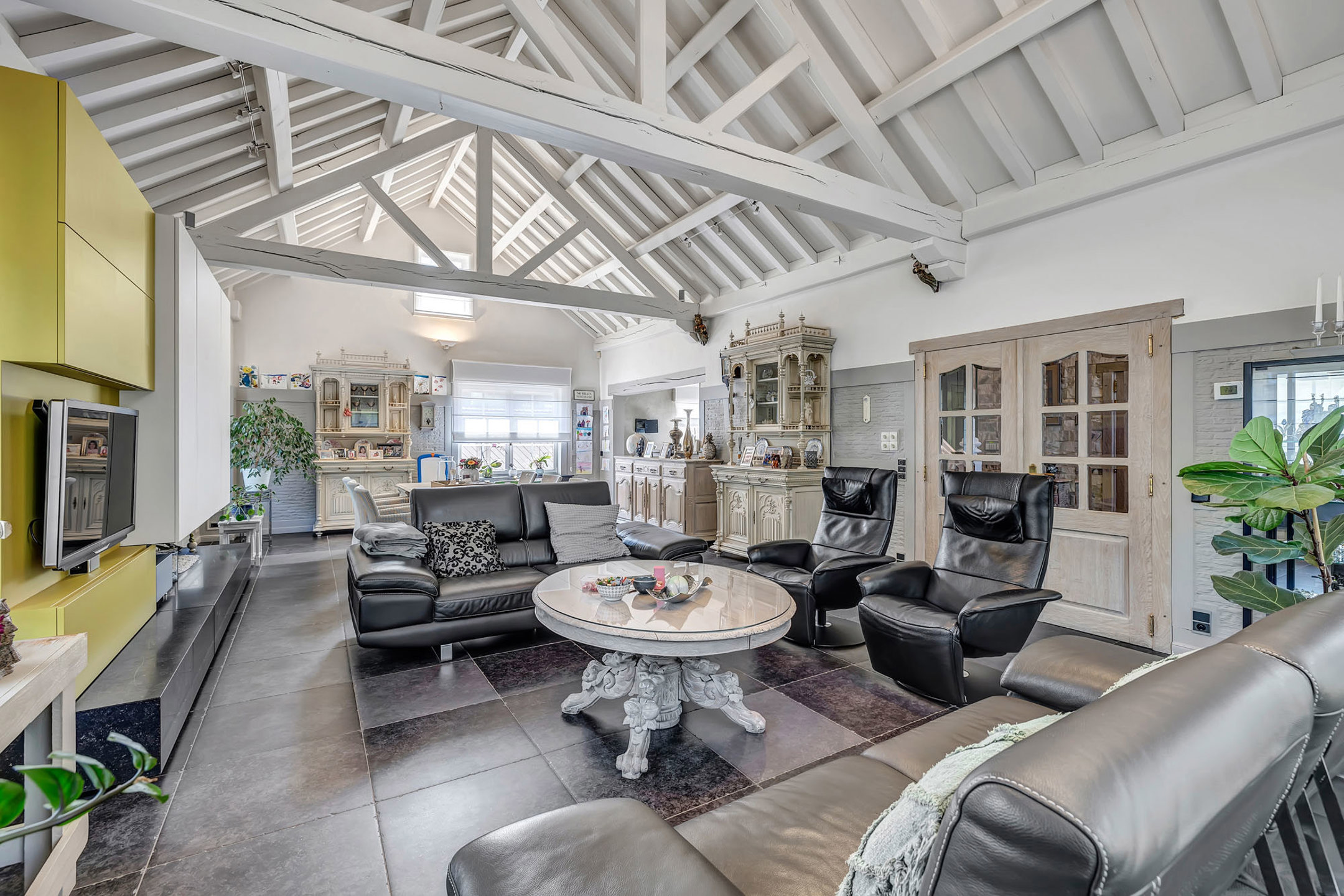 Instapklare ruime woning met loods(verkoop onder aandelen) - foto 4