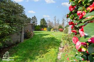 In Sint-Niklaas vindt u deze op te frissen gesloten bebouwing met garage op een perceel van maar liefst 852 m², met een bewoonbare oppervlakte van...