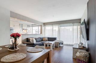 <p><span>Lambrechtshoekenlaan 211 (6th floor) - Merksem</span></p><p><span> </span></p><p><span>Apartment (80m²) with 1 bedroom and terrace (9 m²) in Merksem.</span></p><p><span> </span></p><p><span>In the Lambrechtshoekenlaan you live centrally and comfortably, with everything within easy reach. Thanks to the excellent accessibility by public transport, the velo-sharing system and the car, you get everywhere in no time. Moreover, you enjoy a wide range of stores, supermarkets and other amenities nearby.</span></p><p><span> </span></p><p><span>The apartment is located on the sixth floor of a well-maintained building with thirteen floors, the roof of which is conformably insulated. The fixed costs are €…/month and include water, heating (on gas with intermediate meters), block policy, trustee, elevator, reserve fund and the maintenance and electricity of the common parts.</span></p><p><span>You enter into a separate entrance hall with practical fitted wardrobe. From here you reach the spacious and bright living space with open, equipped kitchenette, together accounting for an area of approximately 40 m². Through a sliding door you have access to the spacious terrace of 9 m² with east orientation — ideal to start the day with the morning sun.</span></p><p><span>Furthermore, the apartment has a full bedroom of 15 m², a handy storage room (2 m²), a separate toilet and a bathroom (4 m²) equipped with a bathtub/shower and washbasin.</span></p><p><span>Are you looking for a comfortable apartment with spacious terrace and lots of light? Do not miss this opportunity! Habitable opp.80. m² – ref: gross floorp. For more info or a free estimate visit </span><span><span>www.hansimmo.be</span></span></p><p><span> </span></p>