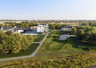 In het nieuwbouwproject Schaerkehoek is deze bouwgrond (lot 133) voor villabouw op maat beschikbaar. De woonbuurt combineert rust en groen met een vlotte bereikbaarheid. De <strong>bouwgrond met een oppervlakte van 580 m²</strong> is noordwestelijk georiënteerd en kijkt uit op een nieuw aangelegde groenzone met wandelpaden. Dit garandeert niet alleen een open zicht, maar ook een rustige en groene leefomgeving.<br /><br />Of je nu droomt van een landelijke villa, een hedendaags ontwerp, of een strak moderne woning, hier krijg je de vrijheid om <strong>jouw ideale woning te creëren</strong>. Dit perceel biedt je de kans om een huis op maat te bouwen dat perfect aansluit bij jouw wensen en levensstijl.<br /><br />Deze bouwgrond valt daarbij binnen de gunstmaatregel van de federale regering. Bij aankoop kom je in aanmerking om te bouwen aan het <strong>verlaagde btw-tarief van 6% </strong>in plaats van 21%!<br /><br />De woonbuurt Schaerkehoek is aangesloten op het warmtenet. Deze hernieuwbare energie staat in voor de verwarming en het sanitair warm water. Met een warmtenetinstallatie geniet je het hele jaar door van een aangenaam wooncomfort. Een <strong>warmtenet </strong>is trouwens niet alleen duurzaam en goed voor het milieu, je bespaart ook plaats in je woning omdat je geen boiler of ketel nodig hebt.<br /><br />De realisaties hier voorgesteld zijn enkel ter illustratie. Contacteer ons voor meer info i.v.m. deze bouwgrond en onze aanpak: 051/40.10.12 | info@dumobil.be |Bekijk alles op onze website via deze link <strong>https://bit.ly/4mhEiGr</strong>