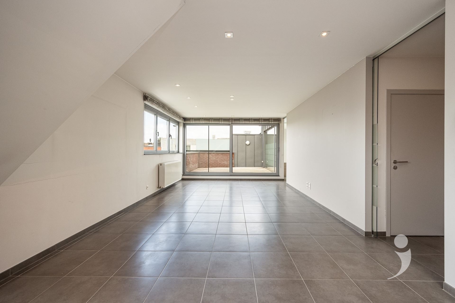 Zeer ruim duplexappartement in hartje Herent! - foto 2