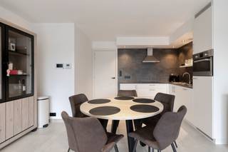 Te huur: verzorgd appartement in Willebroek, centraal gelegen nabij scholen, openbaar vervoer, park en treinstation.Dit éénslaapkamerappartement...