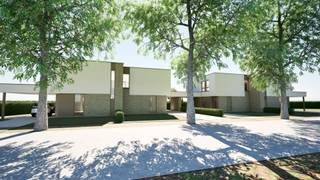 <p><span>Residentie Udenchoven is een moderne, kleinschalige woonontwikkeling in het groene Maasmechelen. Het project telt vier ééngezinswoningen in half-open bebouwing die eigentijds wonen mogelijk maken..</span></p><p><span> </span></p><p><span>Binnen vindt u een open indeling met living, eetruimte en keuken in één vloeiend geheel. . Grote ramen geven toegang tot een aangename buitenruimte en zorgen voor een ideale verbinding tussen binnen en buiten, zodat u volop van de buitenlucht kunt genieten tijdens zonnige dagen en zwoele avonden.Op het verdiep zijn er 3 slaapkamers,de badkamer en het toilet.</span></p><p><span> </span></p><p><span>Buitenruimte en parkeren worden zorgvuldig geïntegreerd in het ontwerp. Elke woning beschikt over een eigen, onderhoudsvriendelijke tuin en een aangenaam terras, perfect voor buiten dineren, spelende kinderen of ontspanning in de tuin.</span></p><p><span> </span></p><p><span>De woningen kenmerken zich door een hoogwaardig afwerkingsniveau met robuuste en duurzame materialen. Goede isolatie, moderne raamtypes en energiezuinige installaties dragen bij aan comfort en lage gebruikskosten, zonder in te leveren op stijl en uitstraling.</span></p><p><span> </span></p><p><span>U kan zelf nog kiezen hoe u de woning wil afwerken. Hiervoor zijn budgetten voorzien in het lastenboek.</span></p><p><span> </span></p><p><span>Gelegen in Maasmechelen biedt Residentie Udenchoven een rustige, groene woonomgeving met gemakkelijke verbindingen naar lokale voorzieningen. Een uitnodigende plek voor wie zoekt naar privacy, comfort en een moderne, tijdloze inrichting.</span></p><p><span> </span></p><p><span>De opleveringsdatum is nog in planning en nader te bepalen. Voor meer informatie of een vrijblijvende rondleiding neemt u gerust contact op via <span>Fabian@jemar.be</span></span><span> of op het nummer 0484/35.67.65.</span></p><p><span> </span></p>
