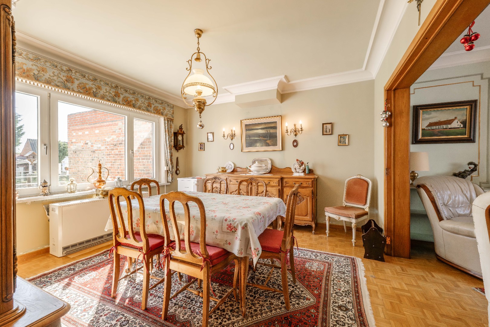 RUSTIG GELEGEN WONING MET DUBBELE GARAGE EN UITWEG!! - foto 4